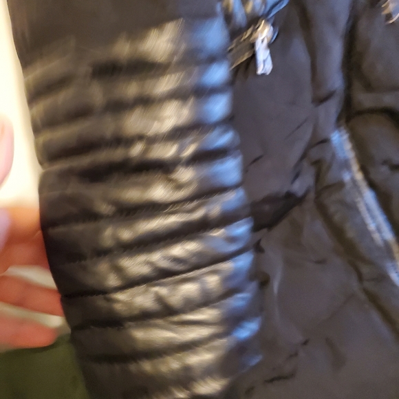 Women's Winter Jacket - Picture 3 of 4